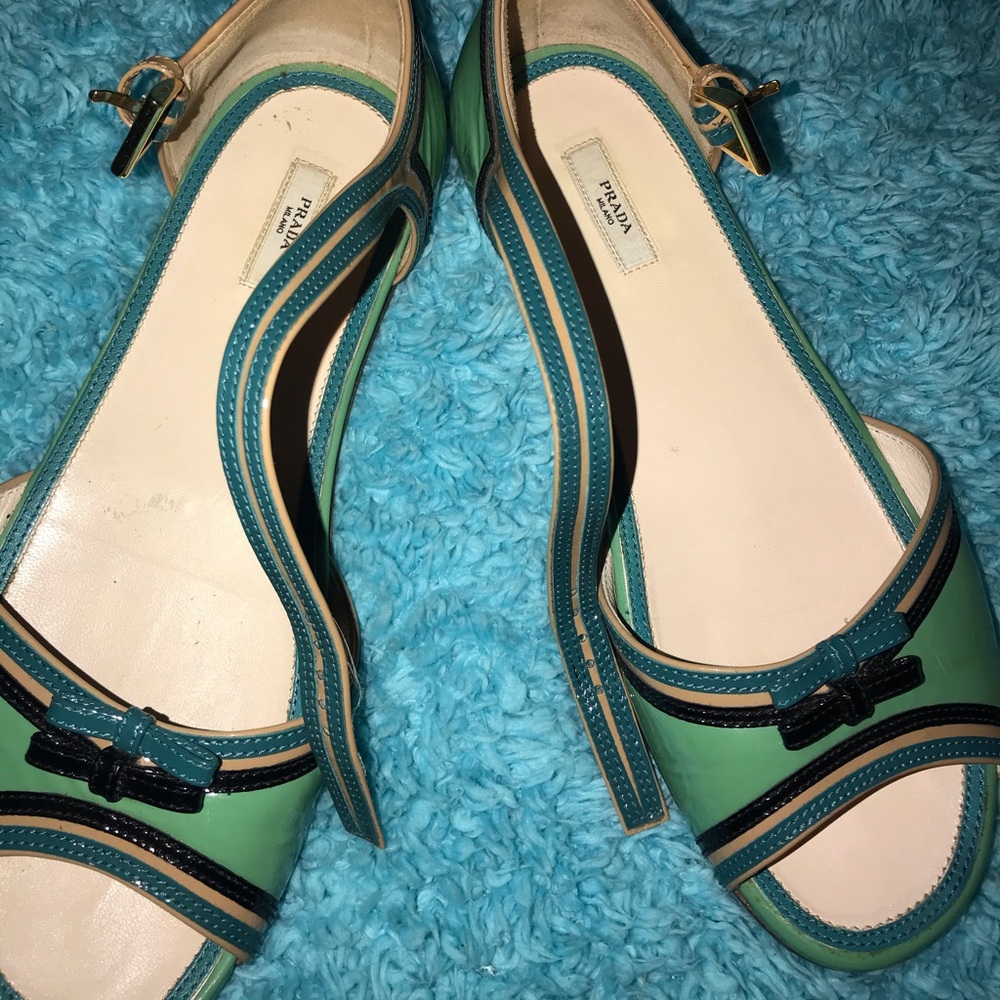 ✨Antique Prada Classy Sandals ✨